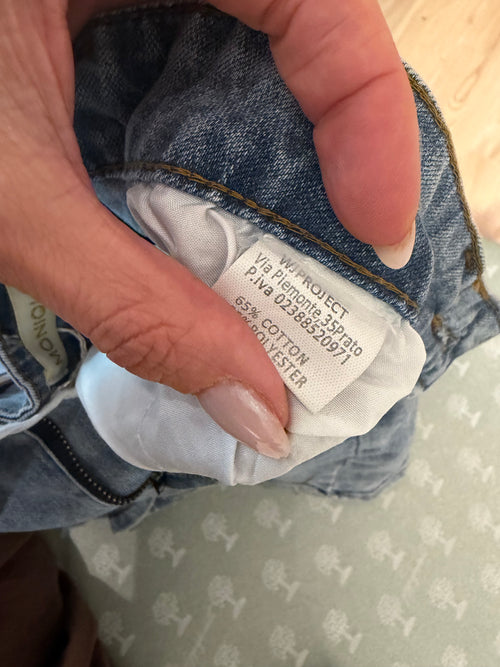ANNA- gonna in jeans